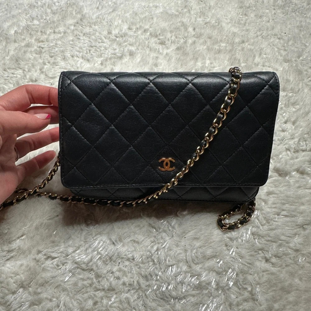 Chanel Black Quilted Classic Lambskin Wallet on a Chain Leather Bag - Picture 5 of 15